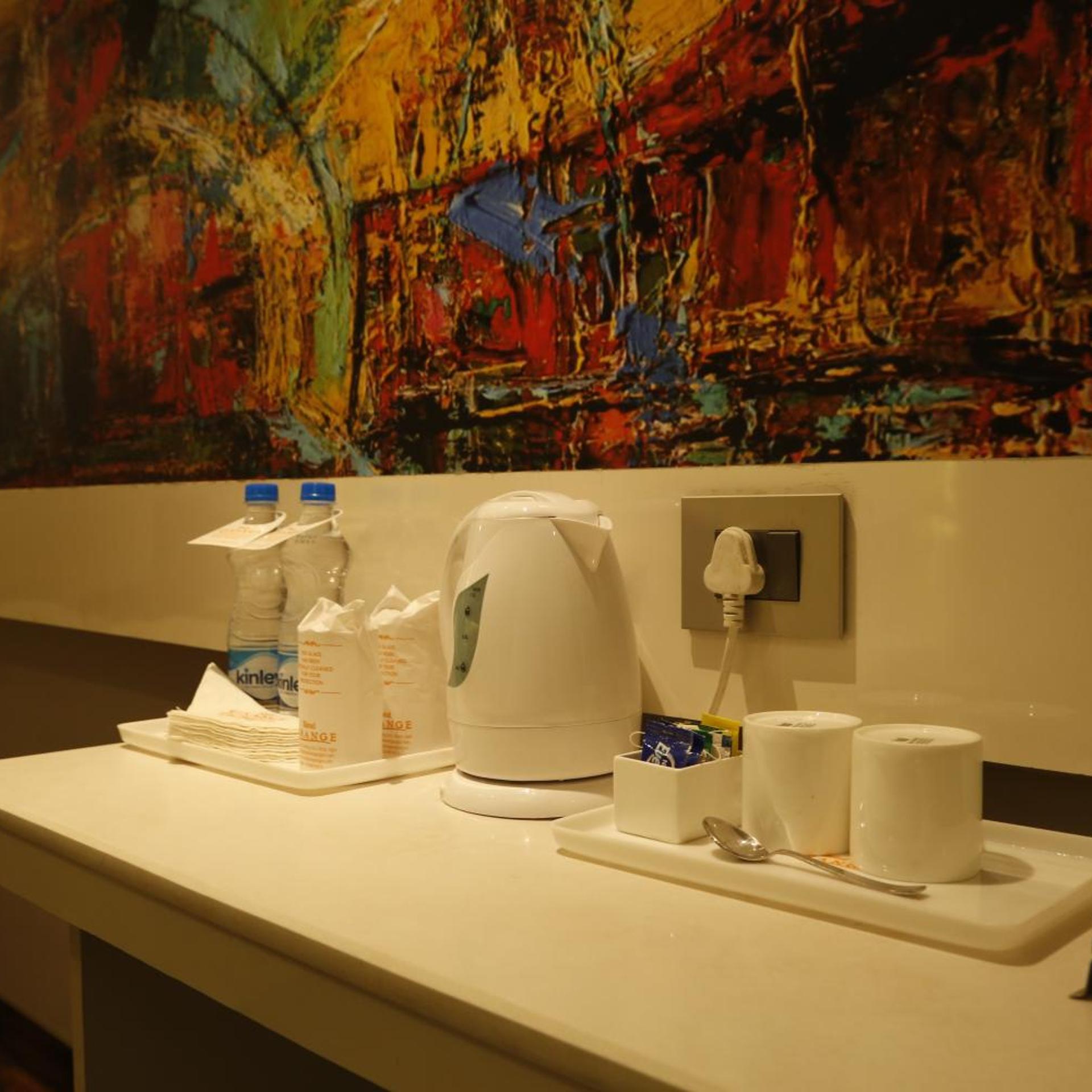 HOTEL ORANGE 20/27