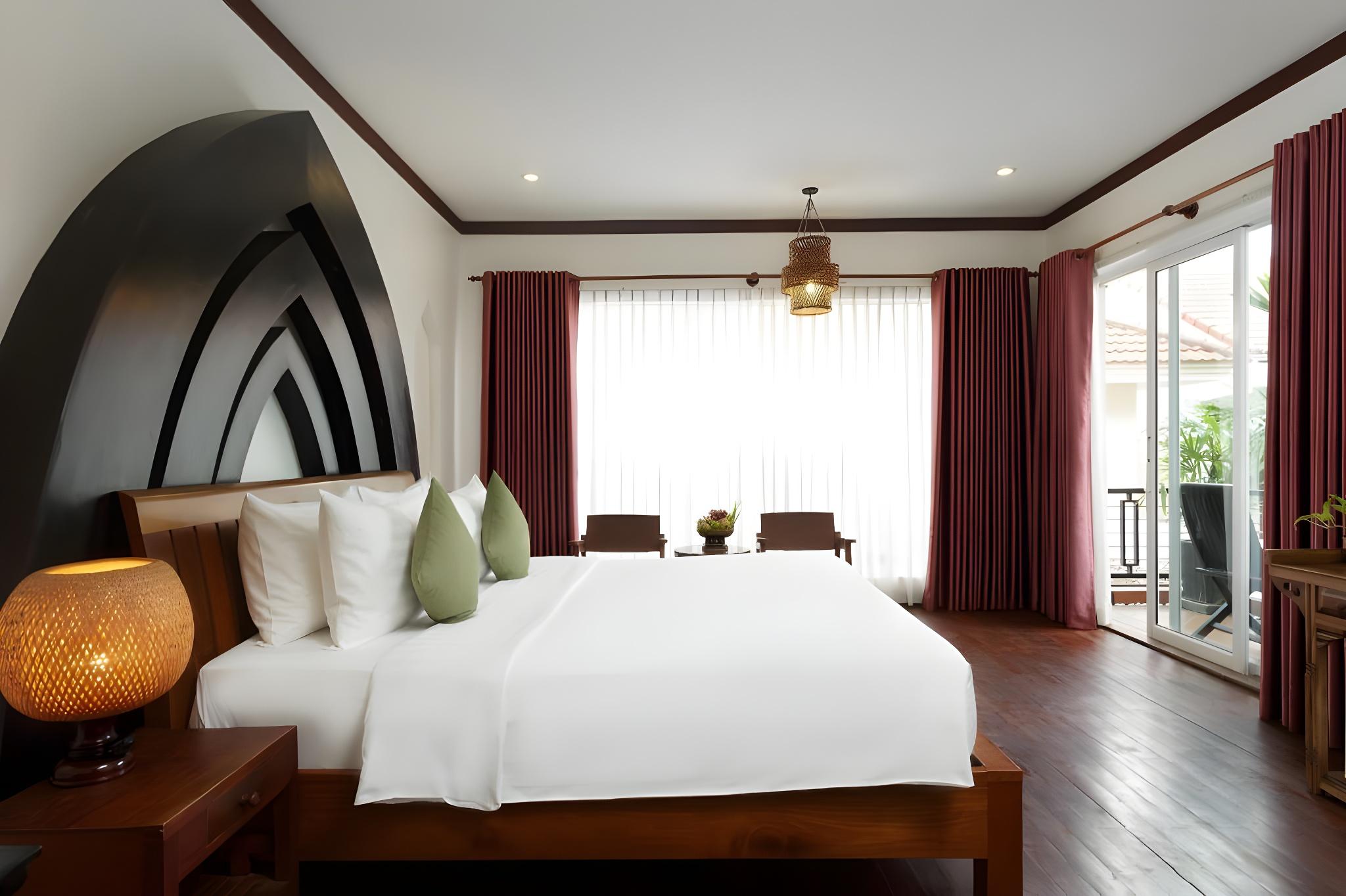 Deluxe, Double Bed, Pool View, Balcony