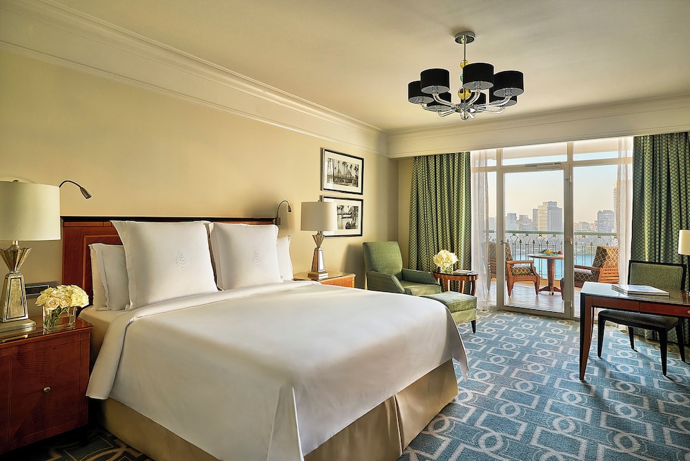 ROOM, KING BED, RIVER VIEW