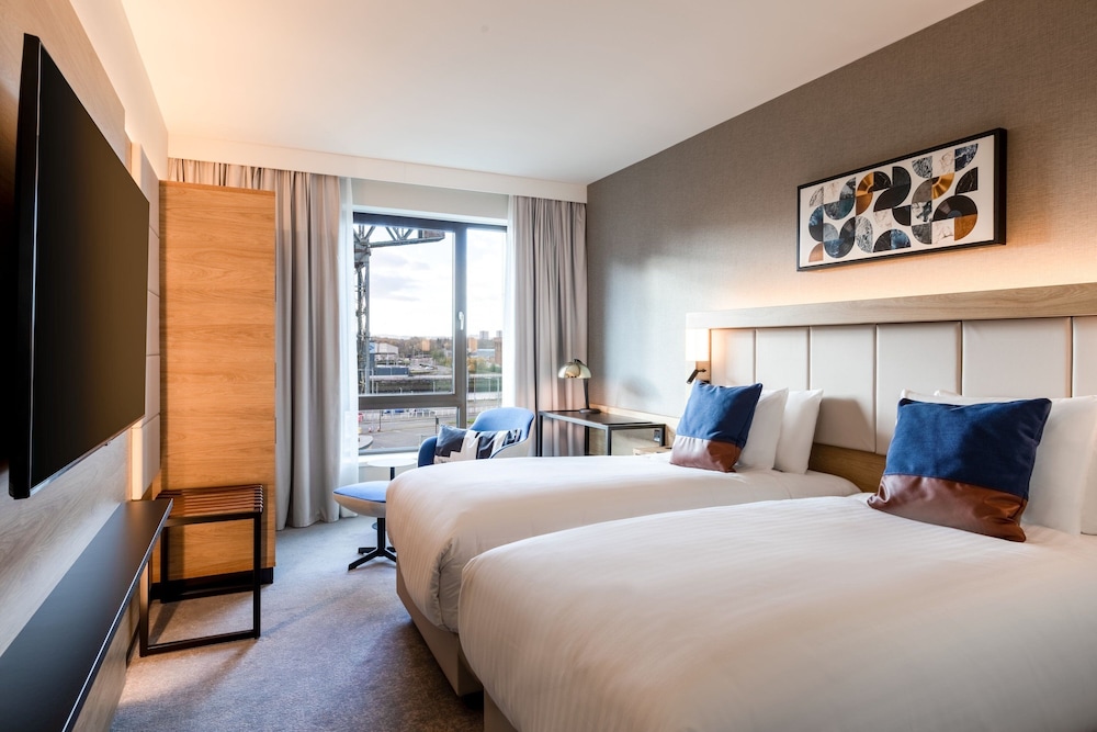 DELUXE, TWIN BEDS