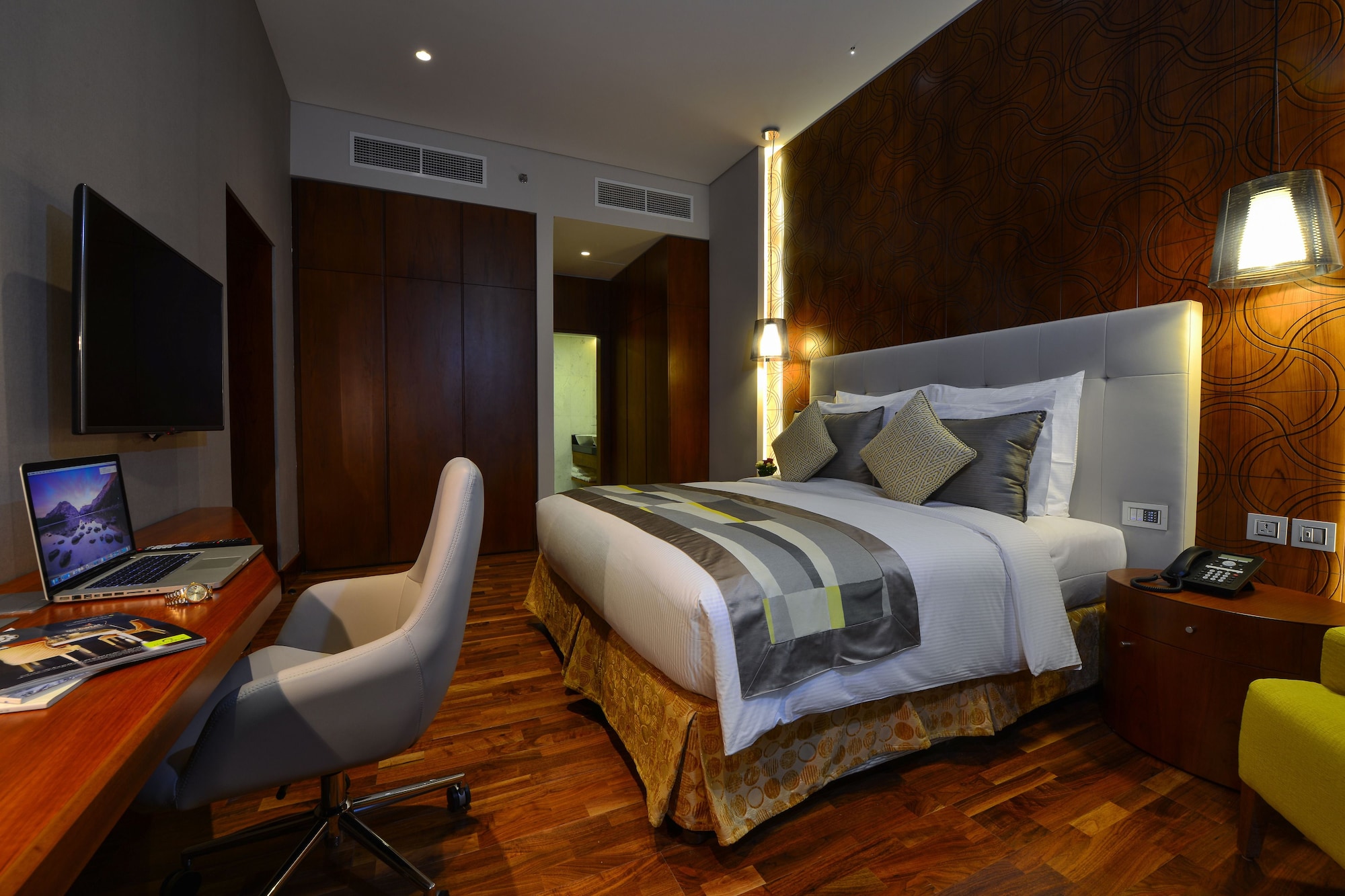 1 BEDROOM, EXECUTIVE, SUITE