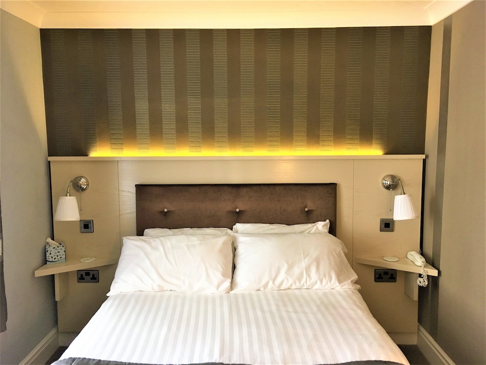 Astley Bank Hotel by Sunday 12/58