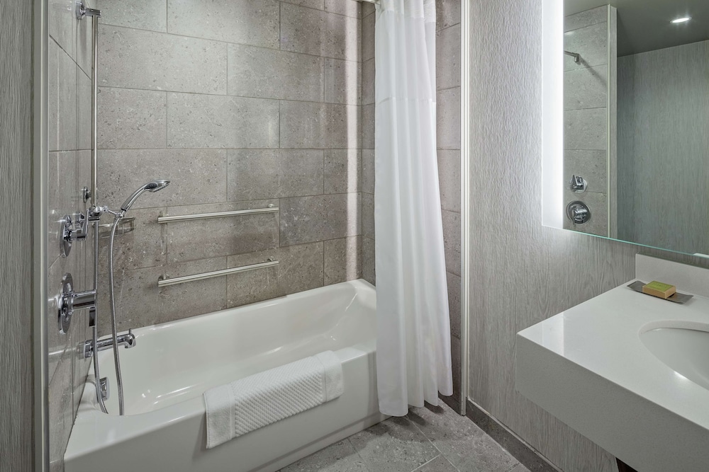 The Bevy Hotel Boerne A Doubletree By Hilton 12/46