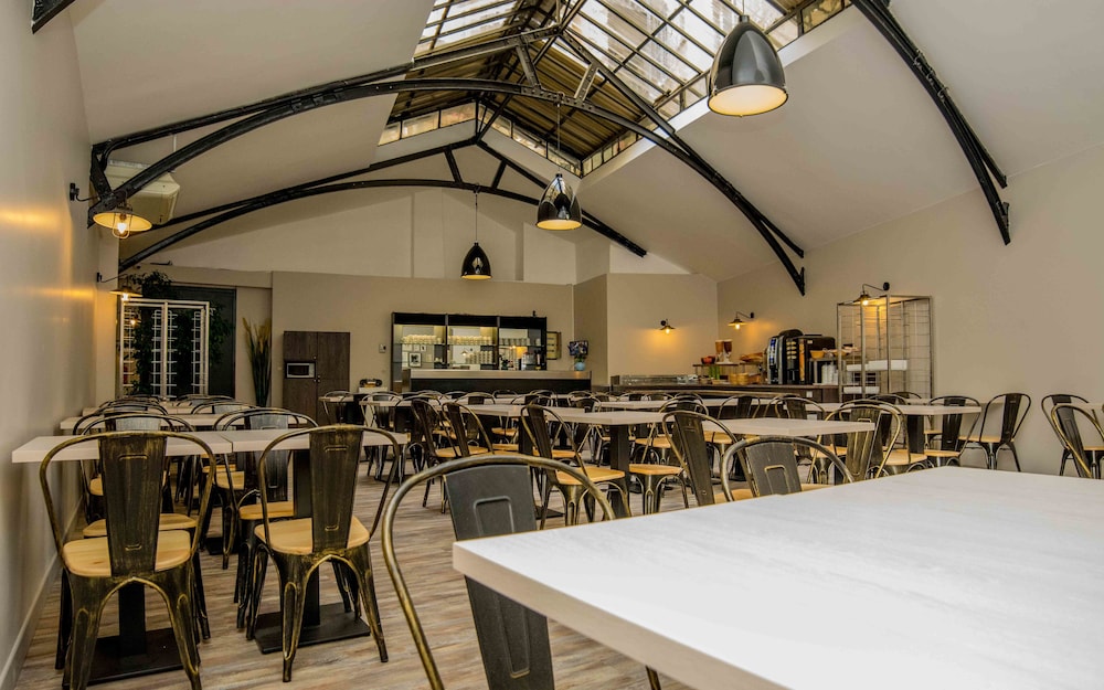 restaurant-cafeteria