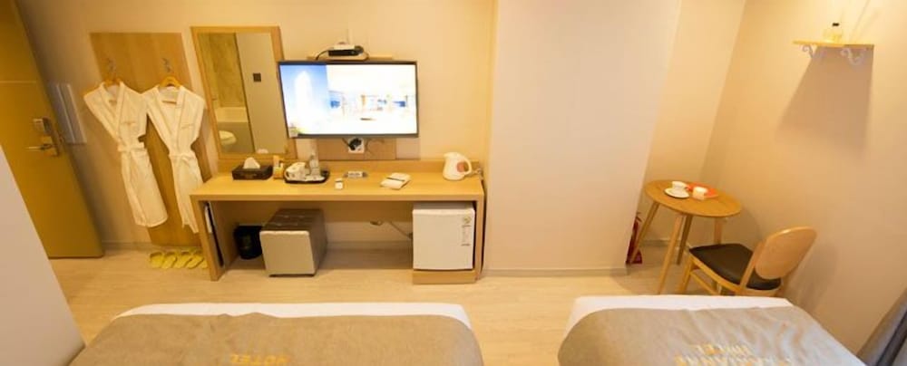 Marianne Hotel 37/40