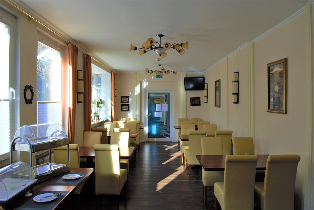 Hotel am Bahnhof 18/38