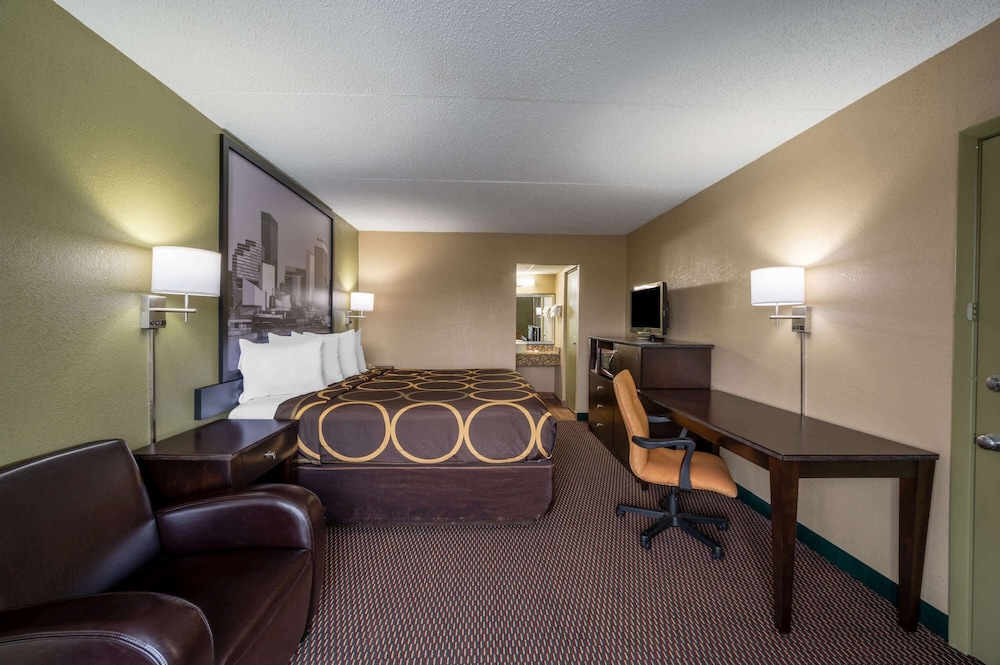 Super 8 by Wyndham Perrysburg - Toledo 25/28
