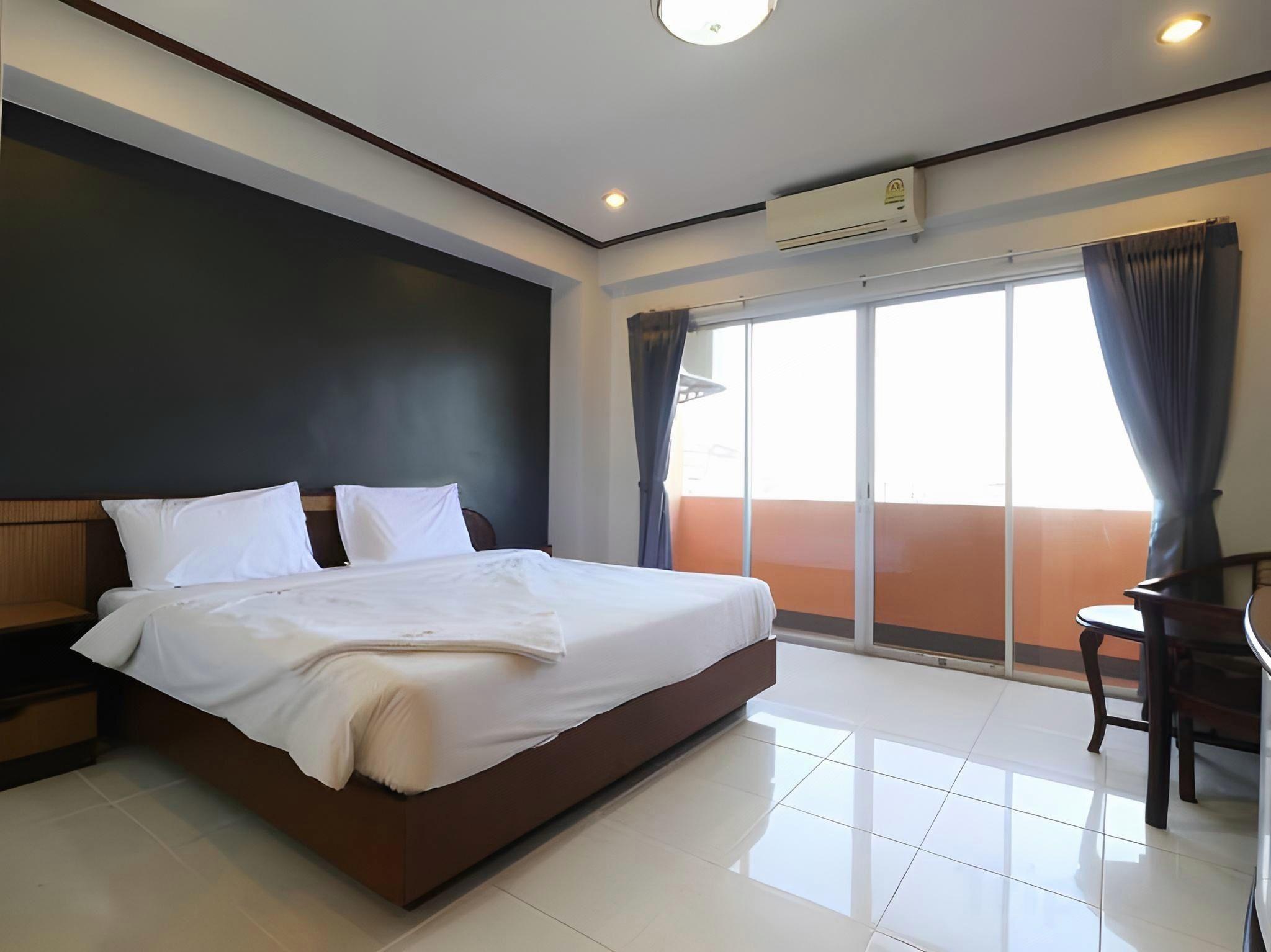 Wangburapa Grand Hotel 17/25