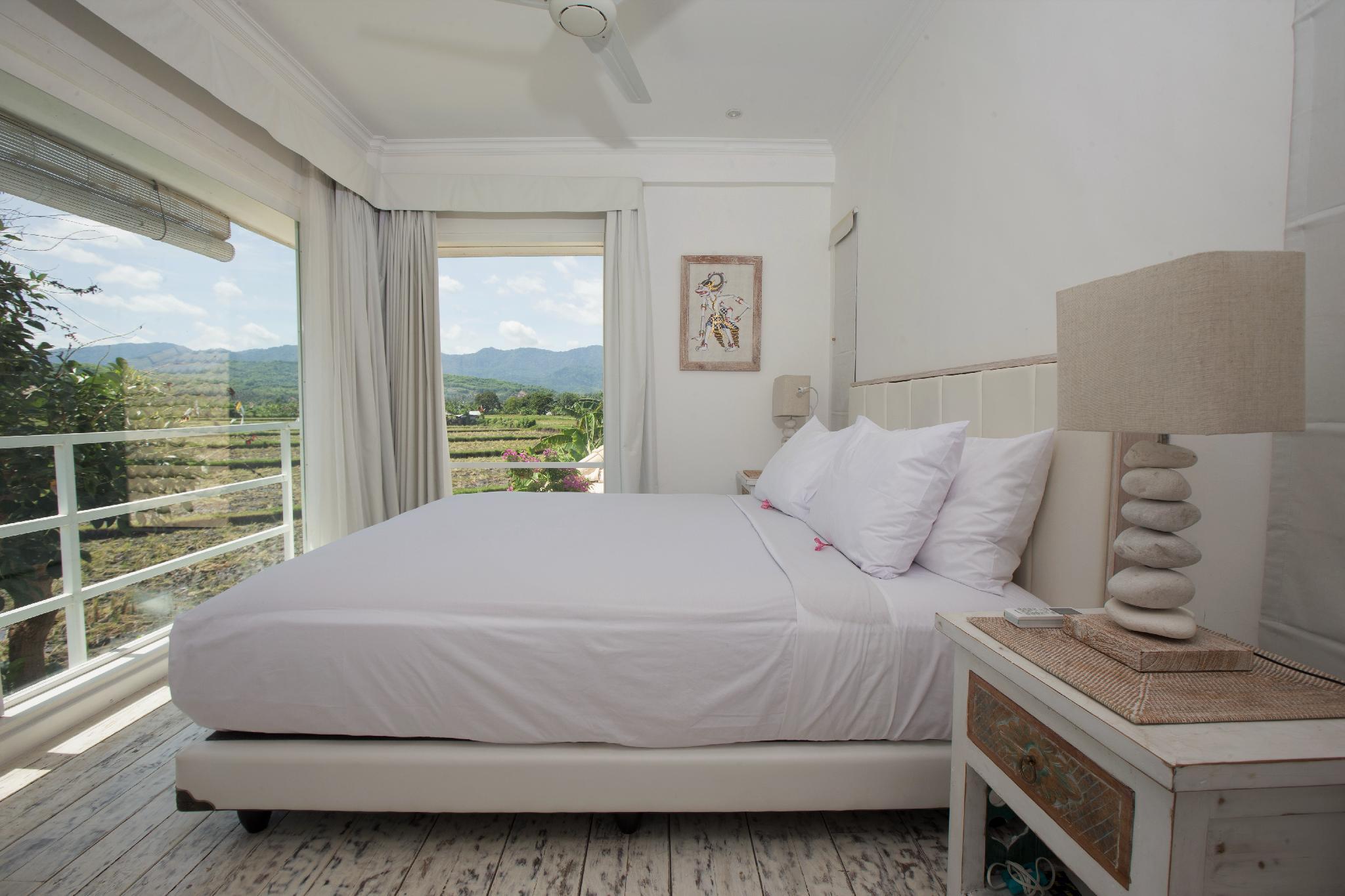 2 Bedrooms, Villa, Beach Front