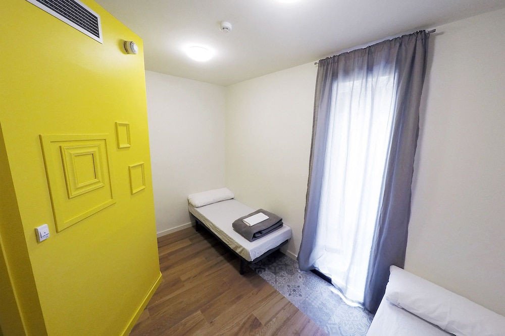 Meeting Point Hostels 18/34