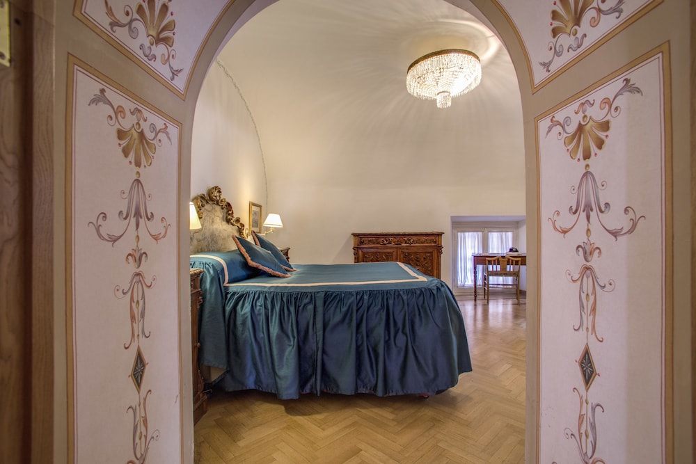 Navona Gallery Suites 10/50
