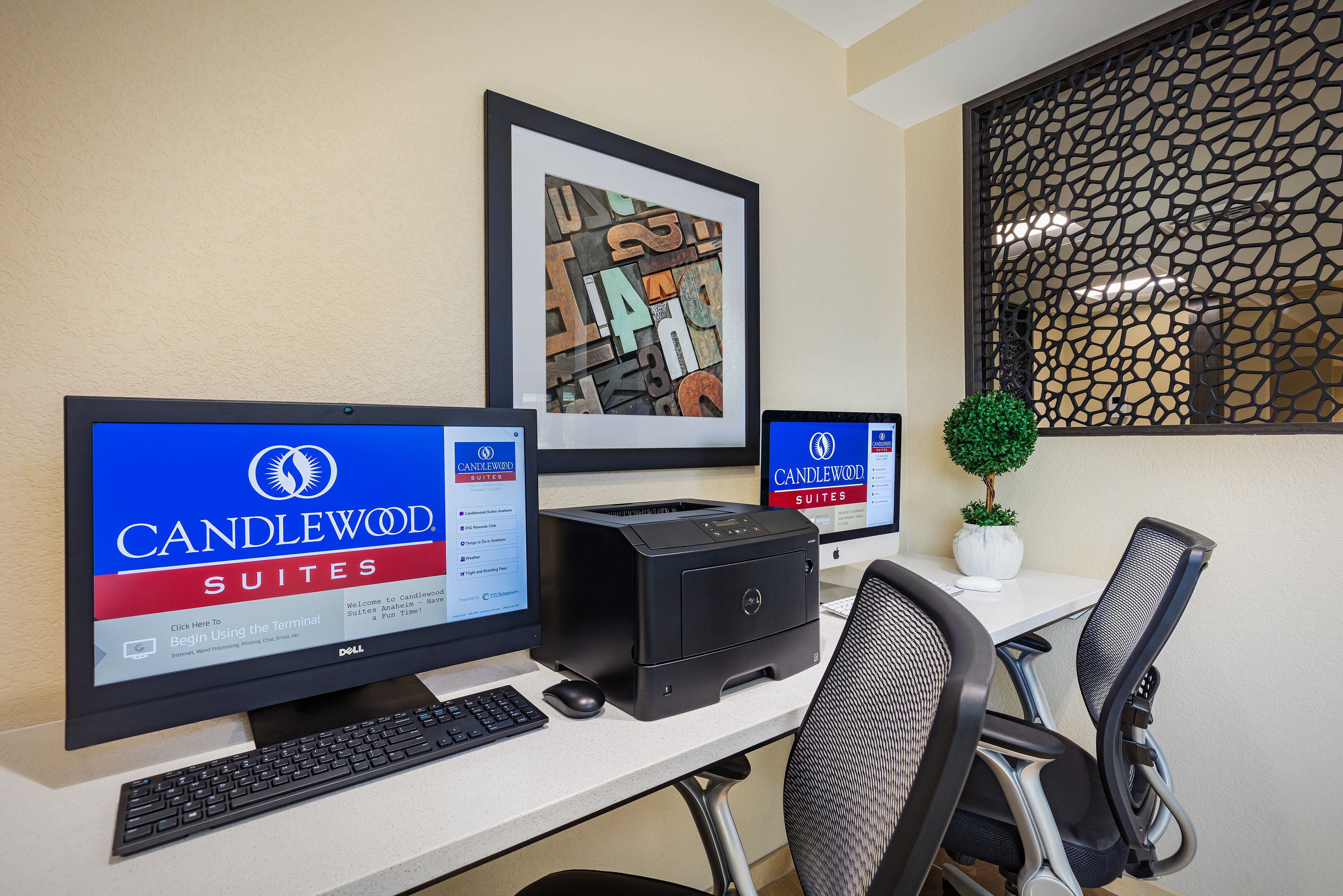 Candlewood Suites Anaheim - Resort Area 29/36