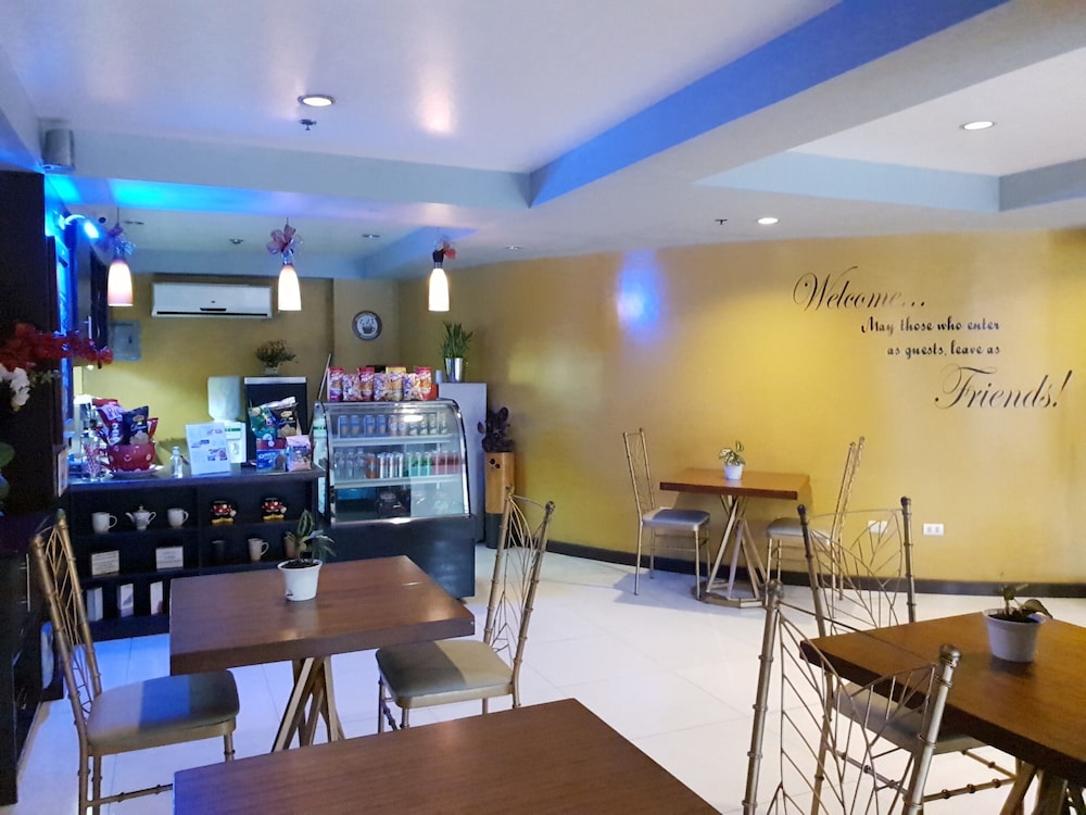 Festive Hotel Makati 44/60