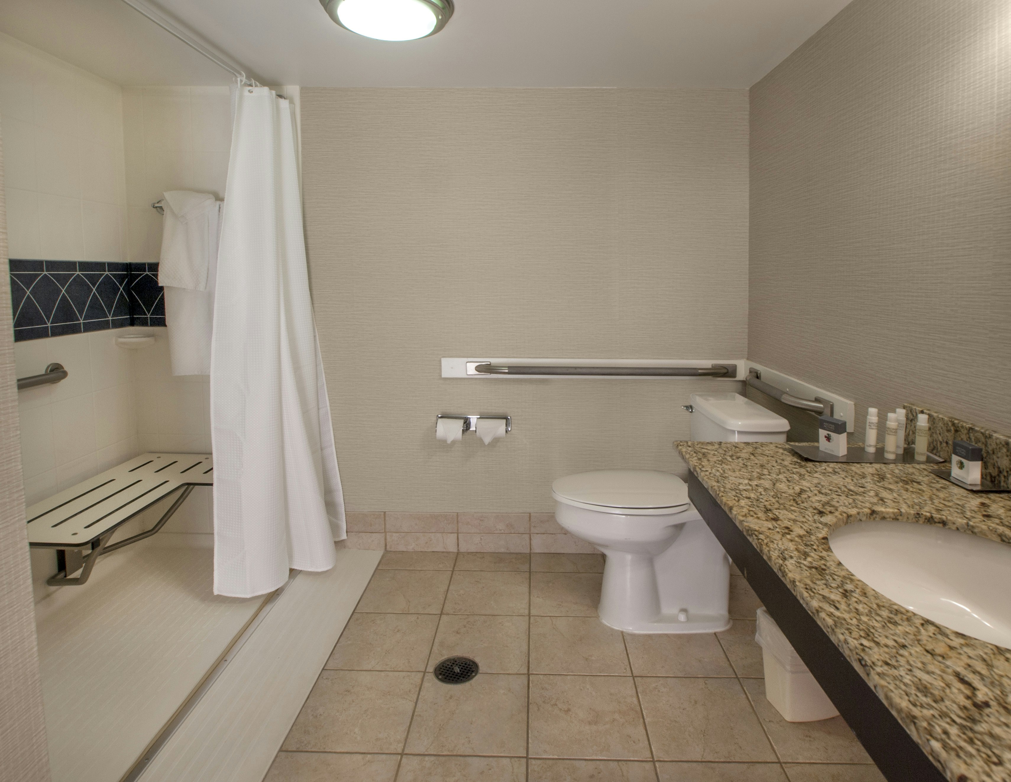 Doubletree By Hilton Buffalo Amherst 63/64