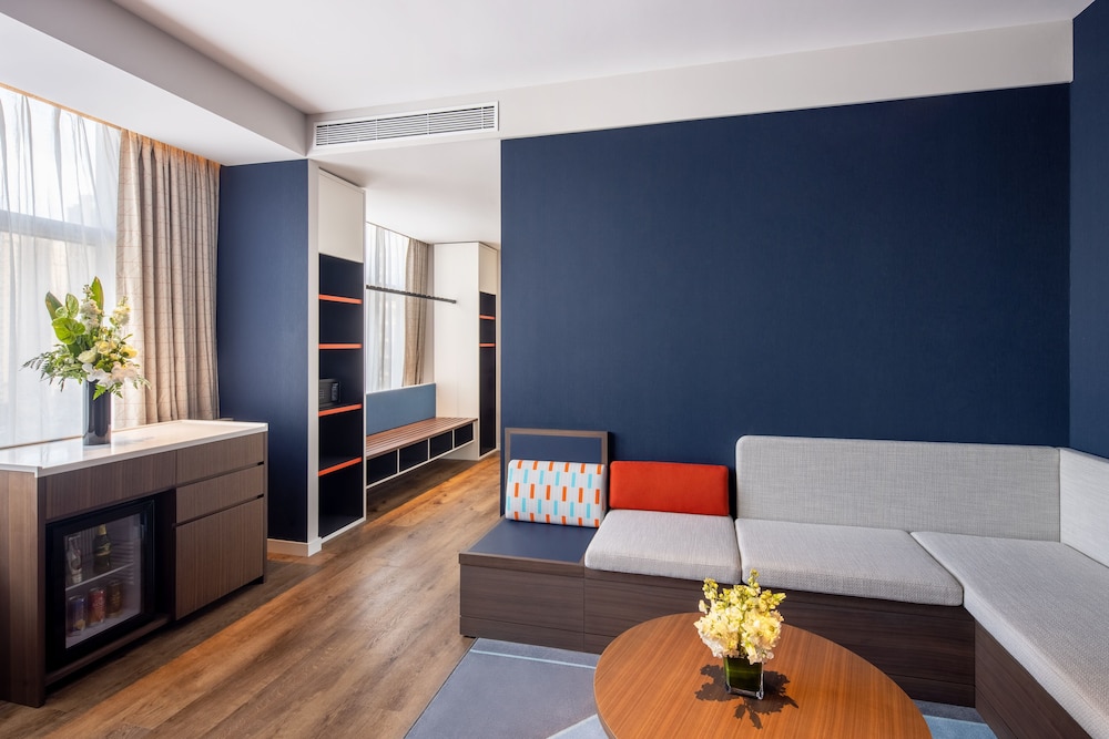 Holiday Inn Express Qingdao Jinshui 27/49