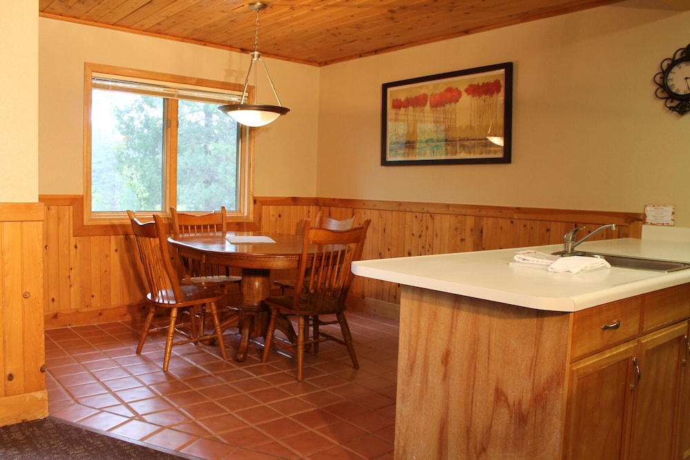 Mount Shasta Resort 48/63