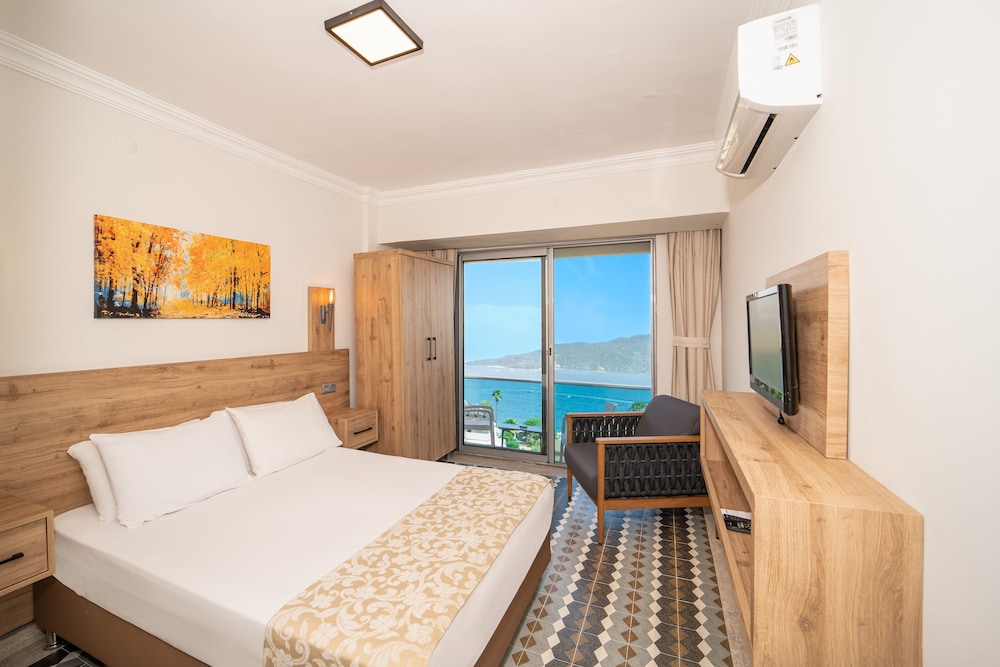 MODA BEACH HOTEL 15/57