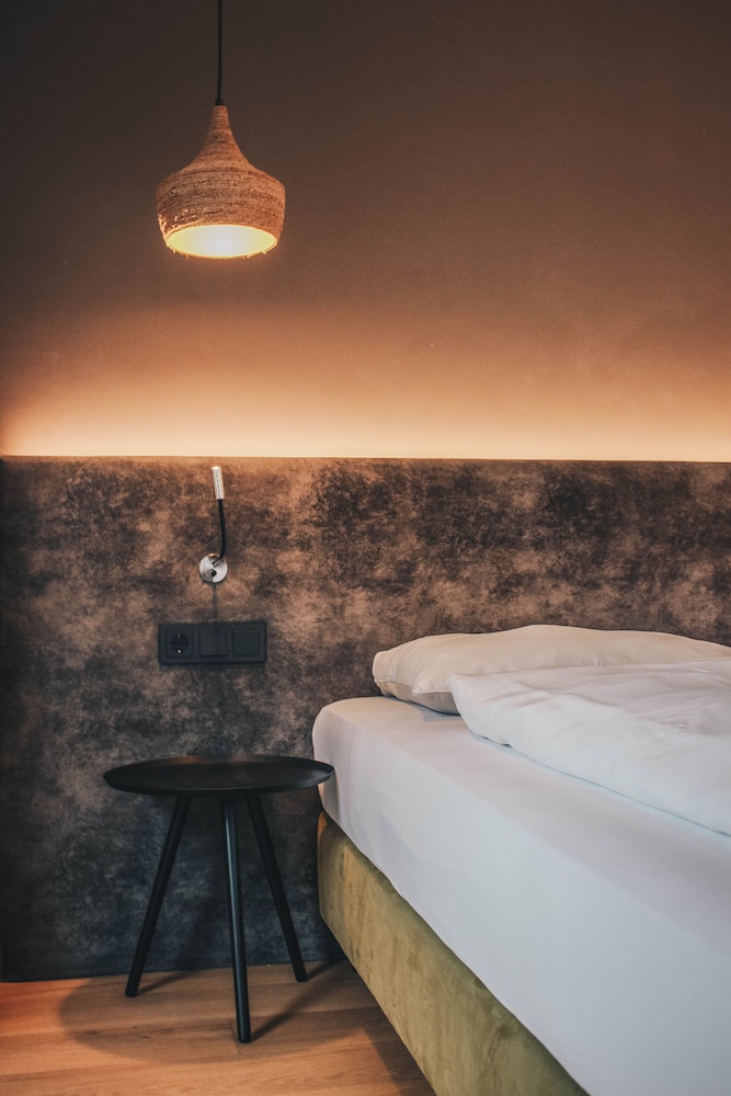 Two Timez Boutique Hotel 42/50