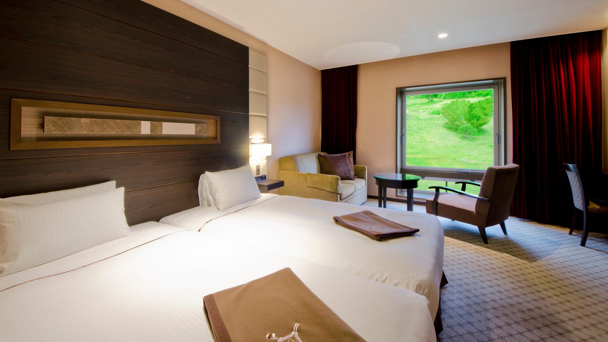Room, Twin Beds, Mountain Side