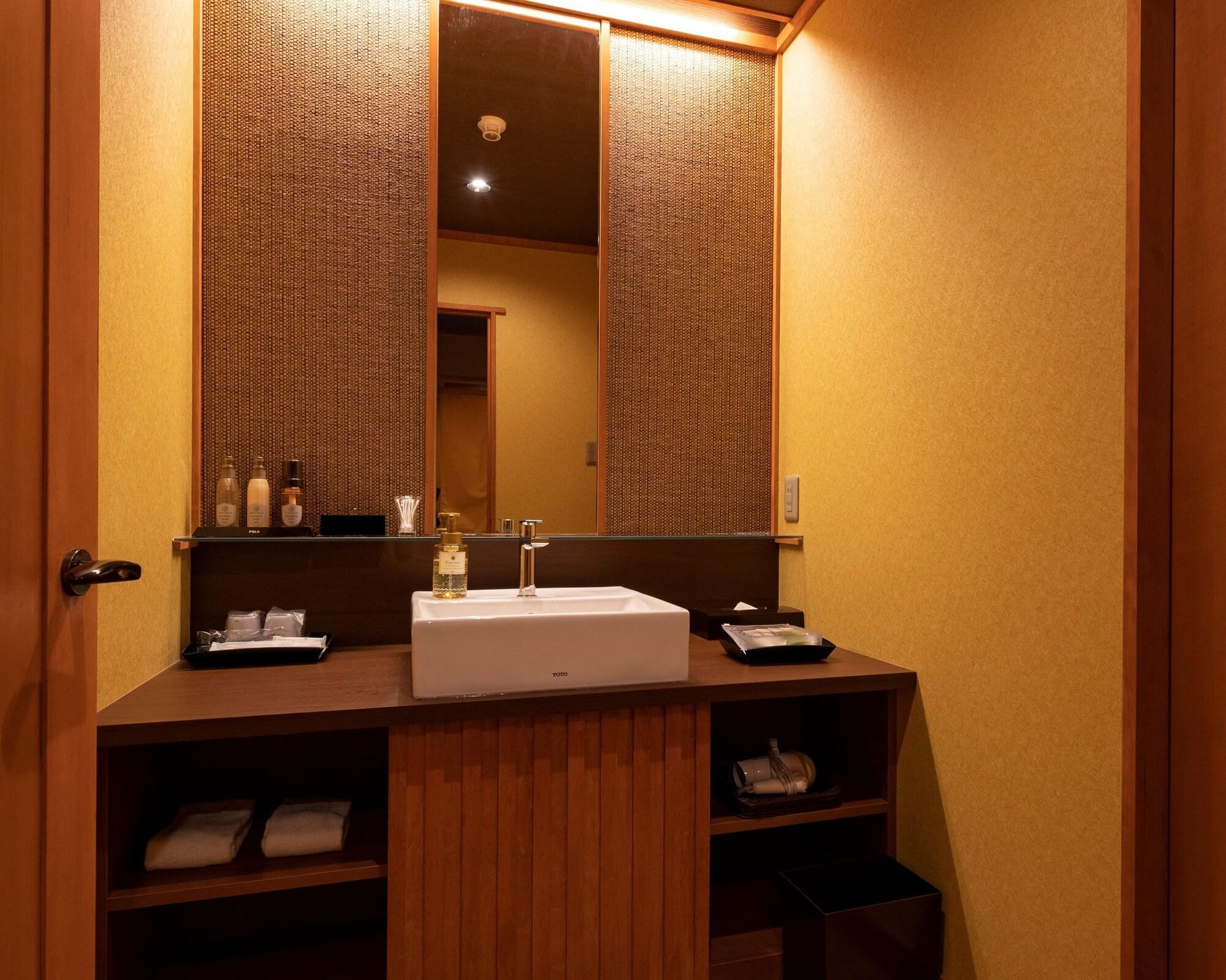 Luxury, Twin Beds, River View, Outdoor Bath، Kyoto Uji Hanayashiki Ukifune En 2/3