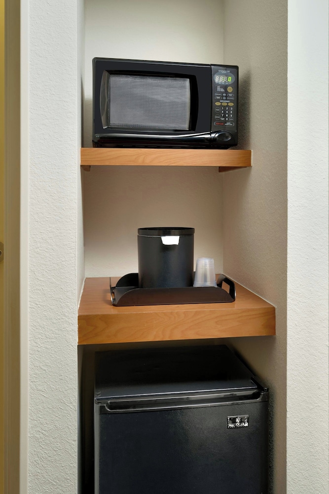 Fairfield Inn Suites Tallahassee Central 26/35