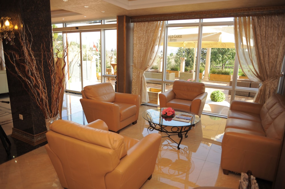 Golden Lake Hotel 27/50