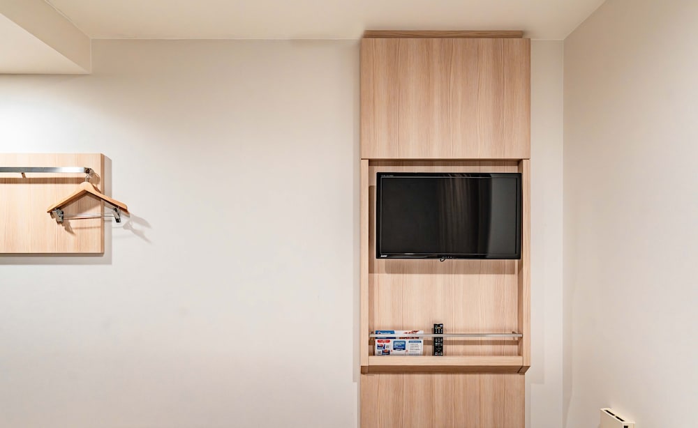 Kansai International Airport Hotel 11 45/54