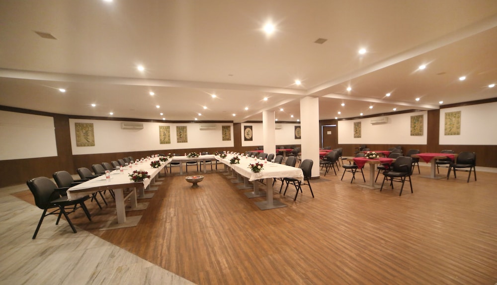 JAISAMAND ISLAND RESORT 39/67
