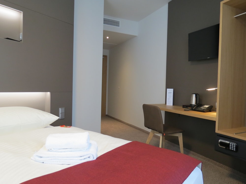 Hotel Neuthor 11/50
