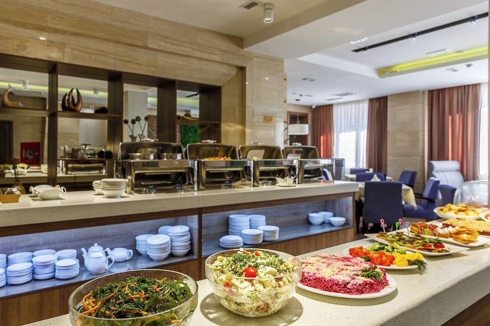 Renion Hills Hotel 51/58