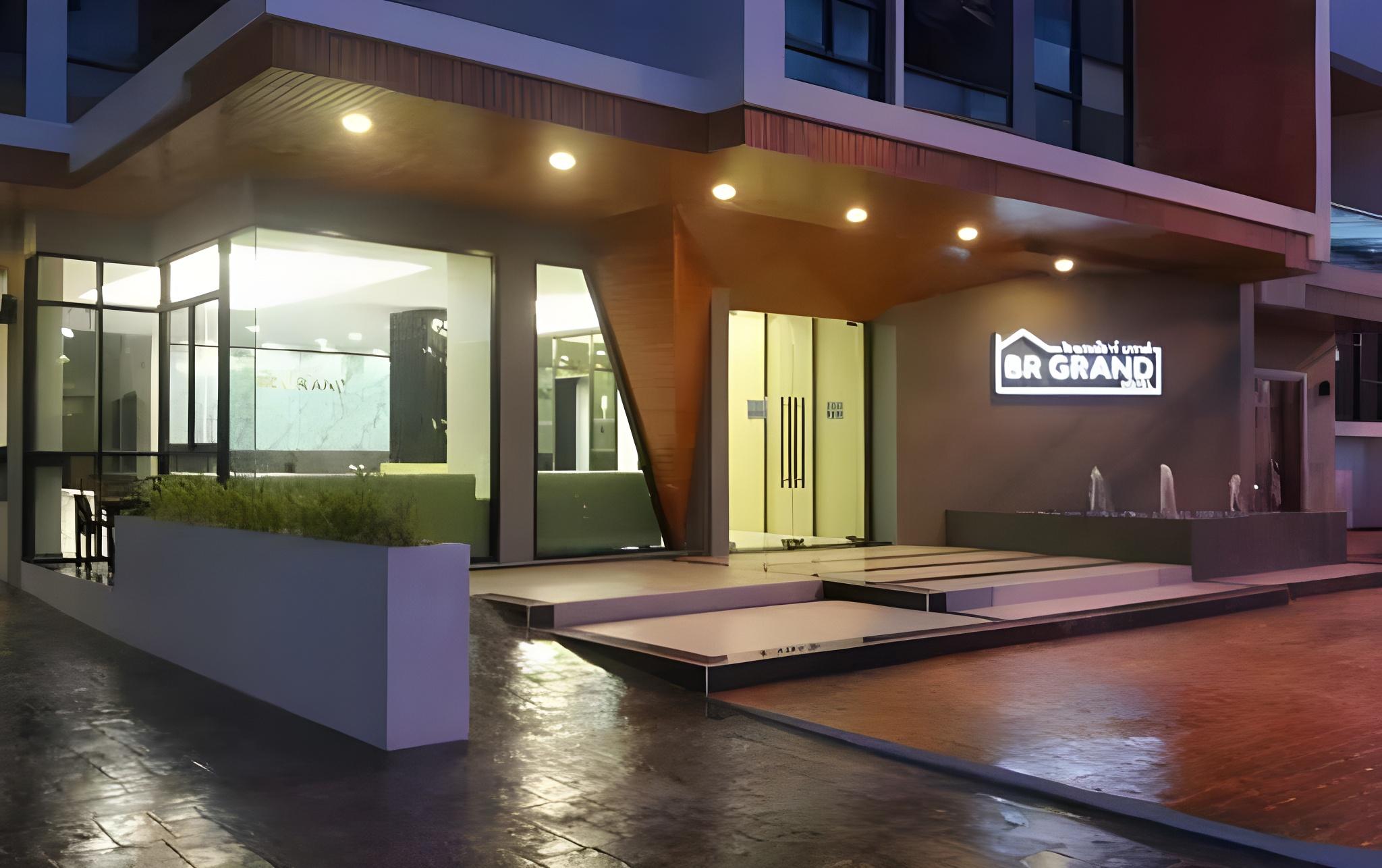 Br Grand Hotel 53/54