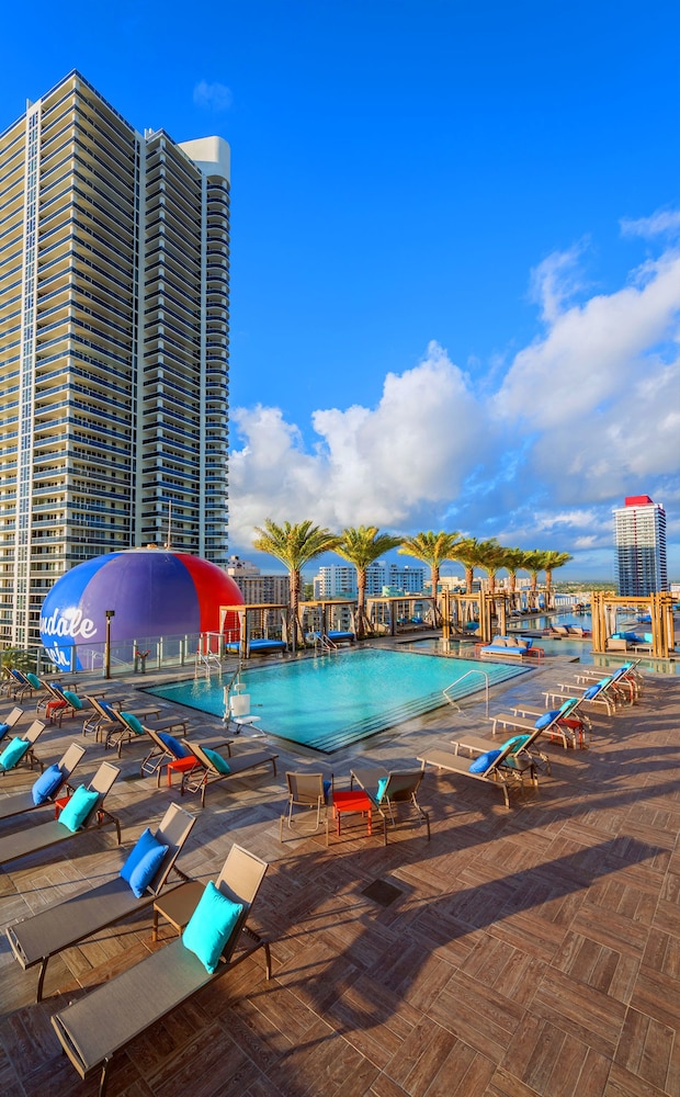 H Beach Resort Rentals 42/49