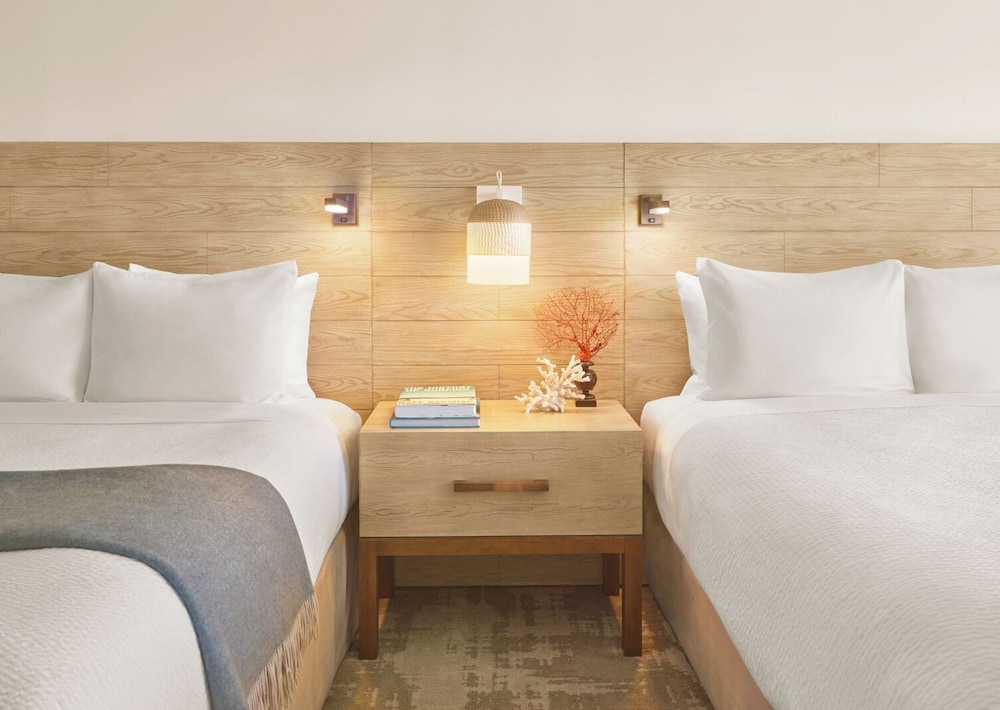 ROOM, 2 QUEEN BEDS, WAIKIKI MOUNTAIN VIEW