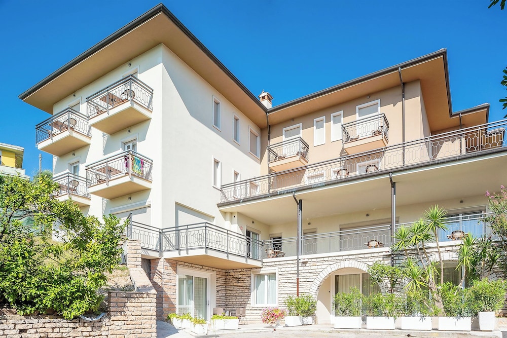 Residence Panorama 2/51
