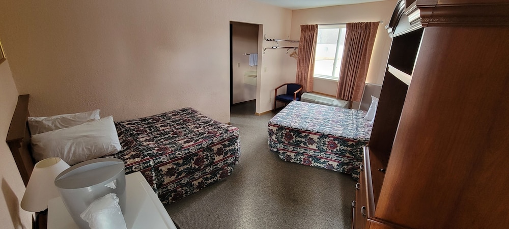 Mackinaw Budget Inn 23/50