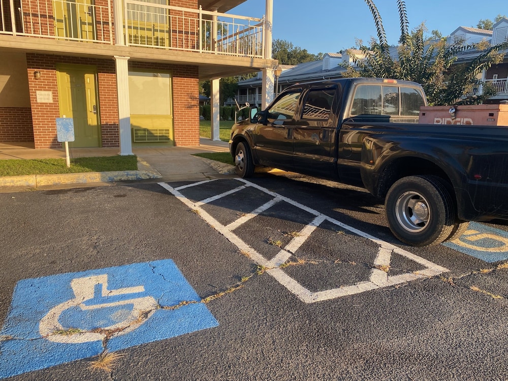 Motel6 Sandersville, GA 51/59