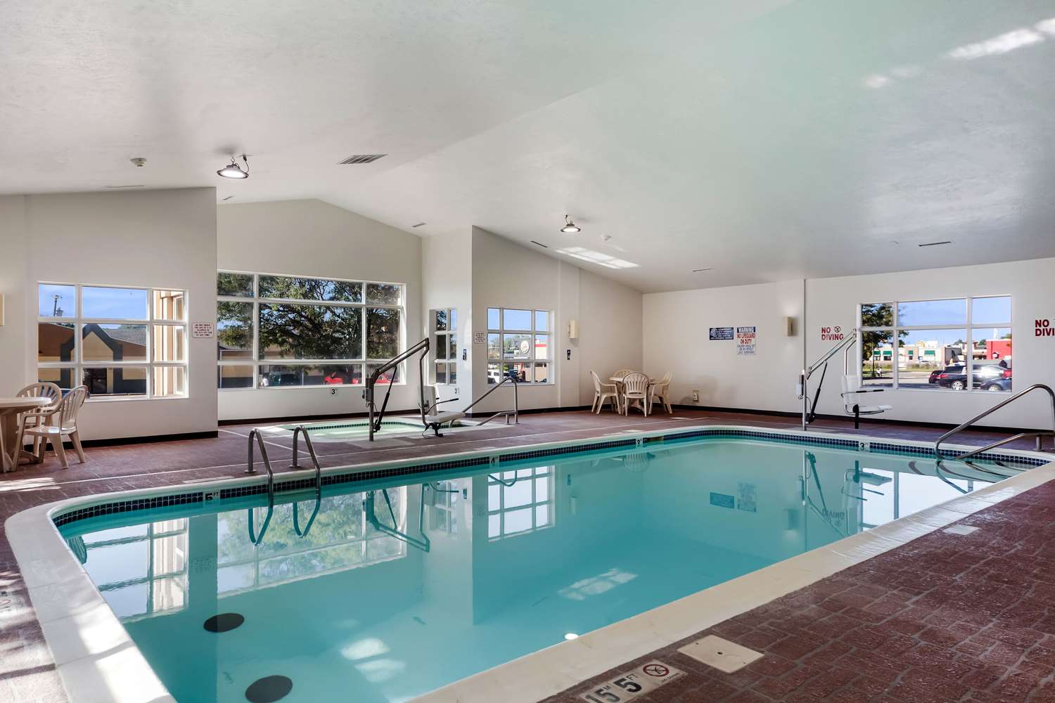 Quality Inn Lincoln Cornhusker 17/30