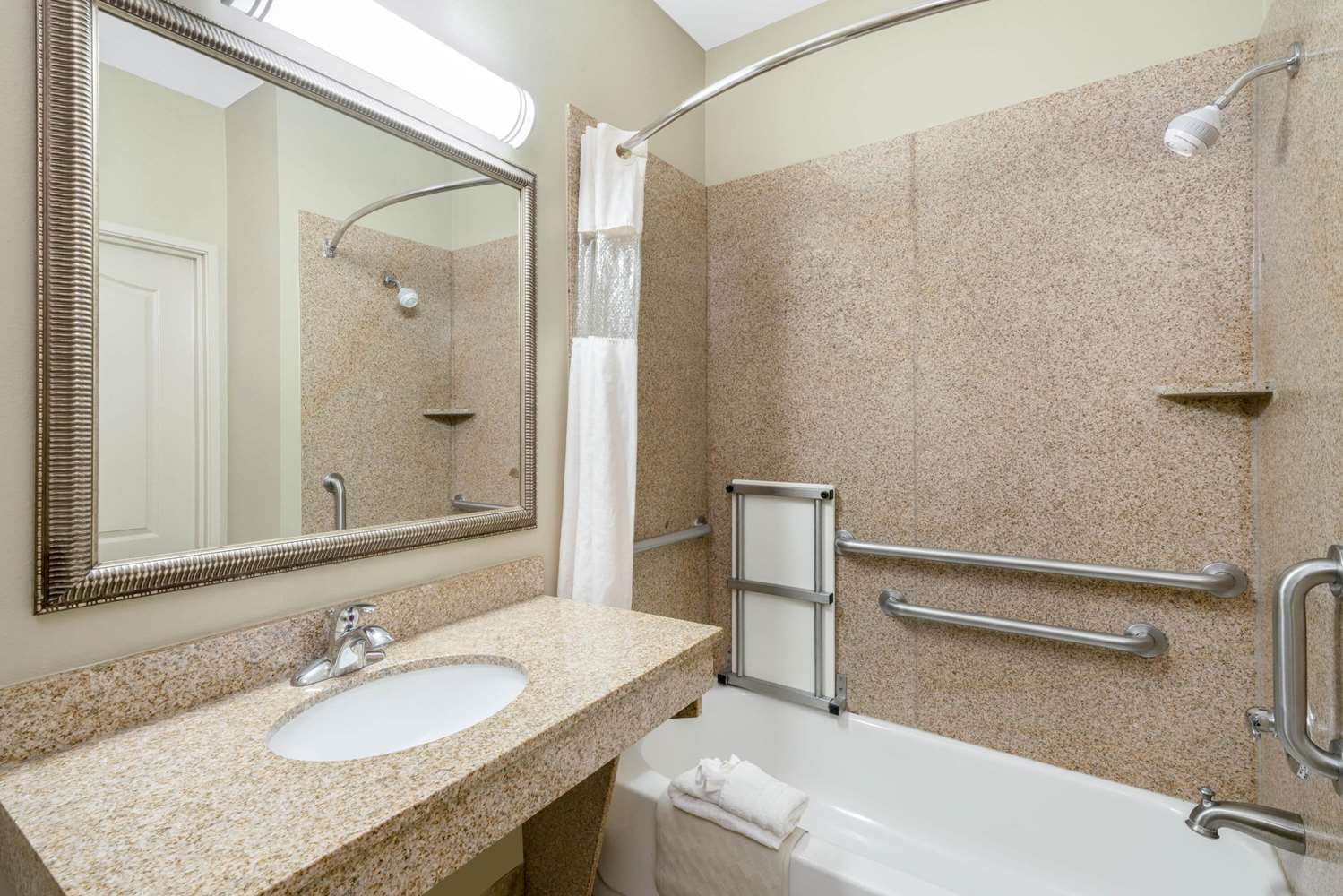 La Quinta Inn and Suites by Wyndham Broussard - Lafayette Area 26/28