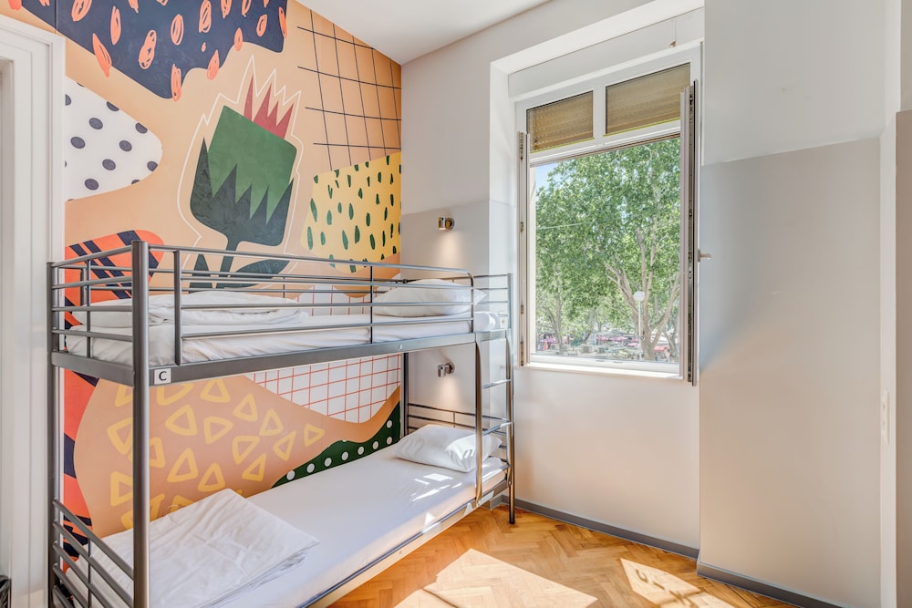 Adriatic Hostel 4/34
