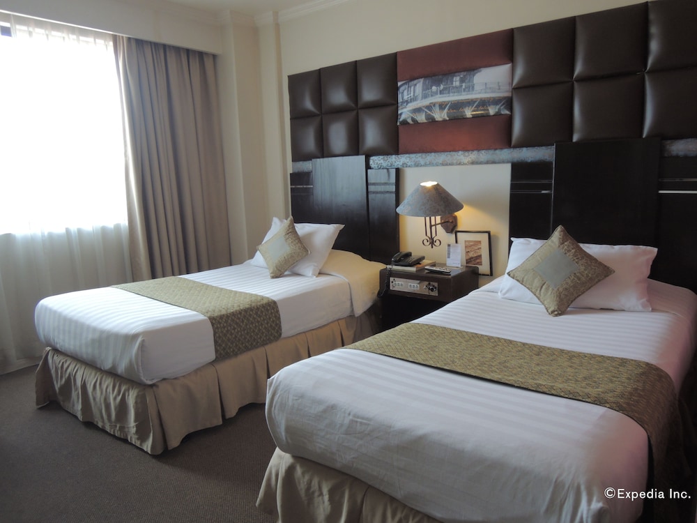DELUXE, TWIN BEDS