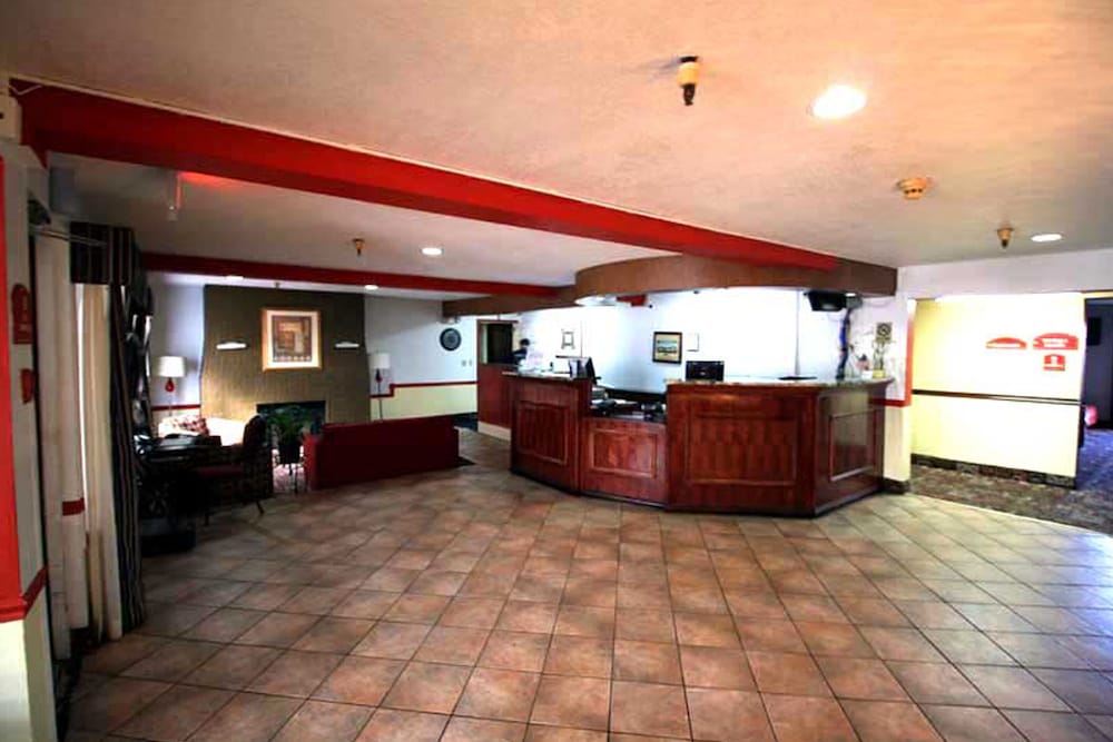 Norwood Inn Suites Roseville 5/30