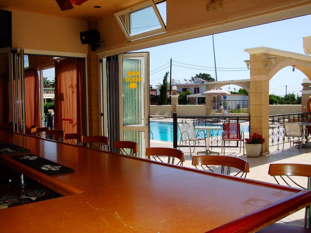 Antonios Hotel 48/62