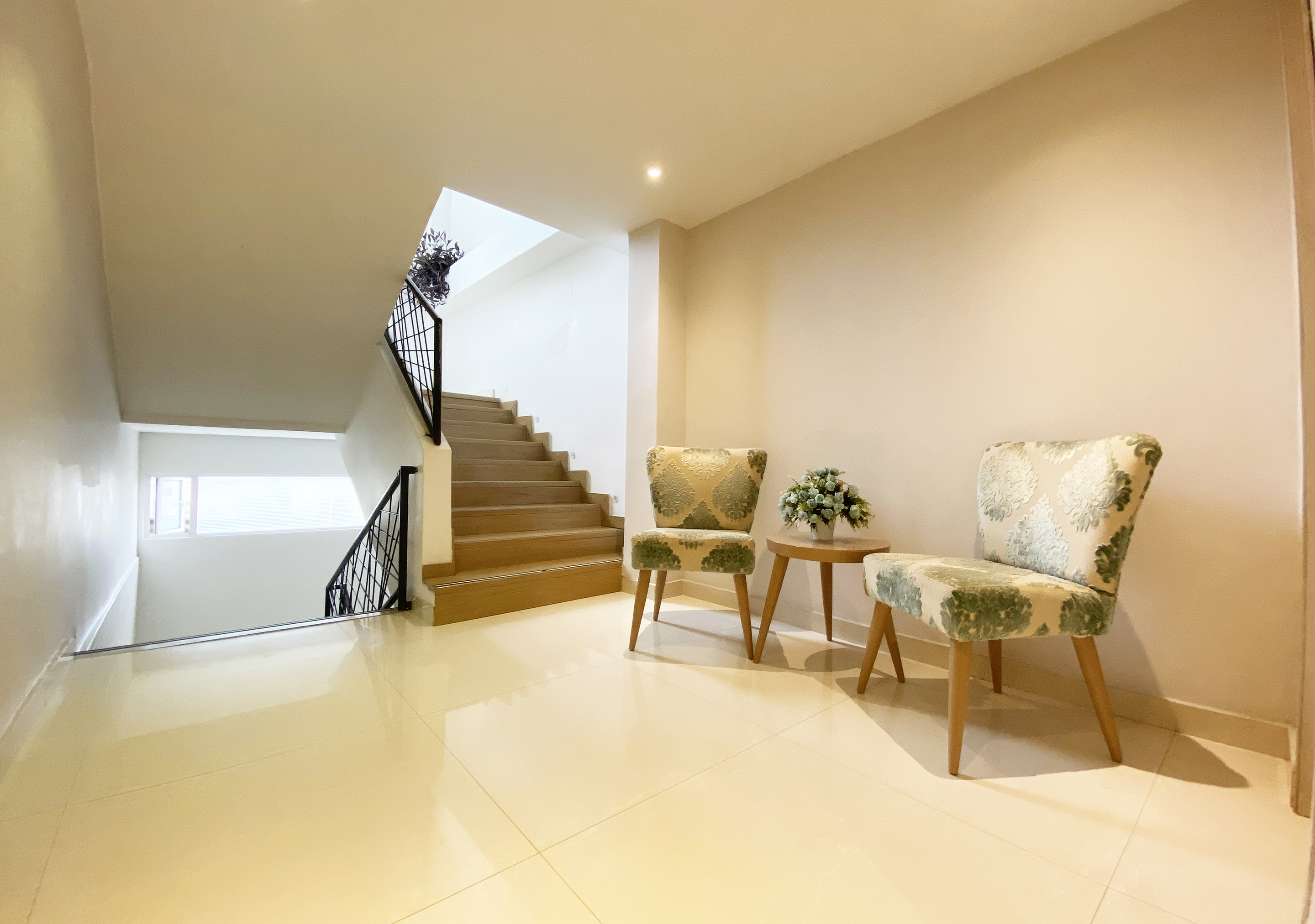 HOTEL 1525 10/20