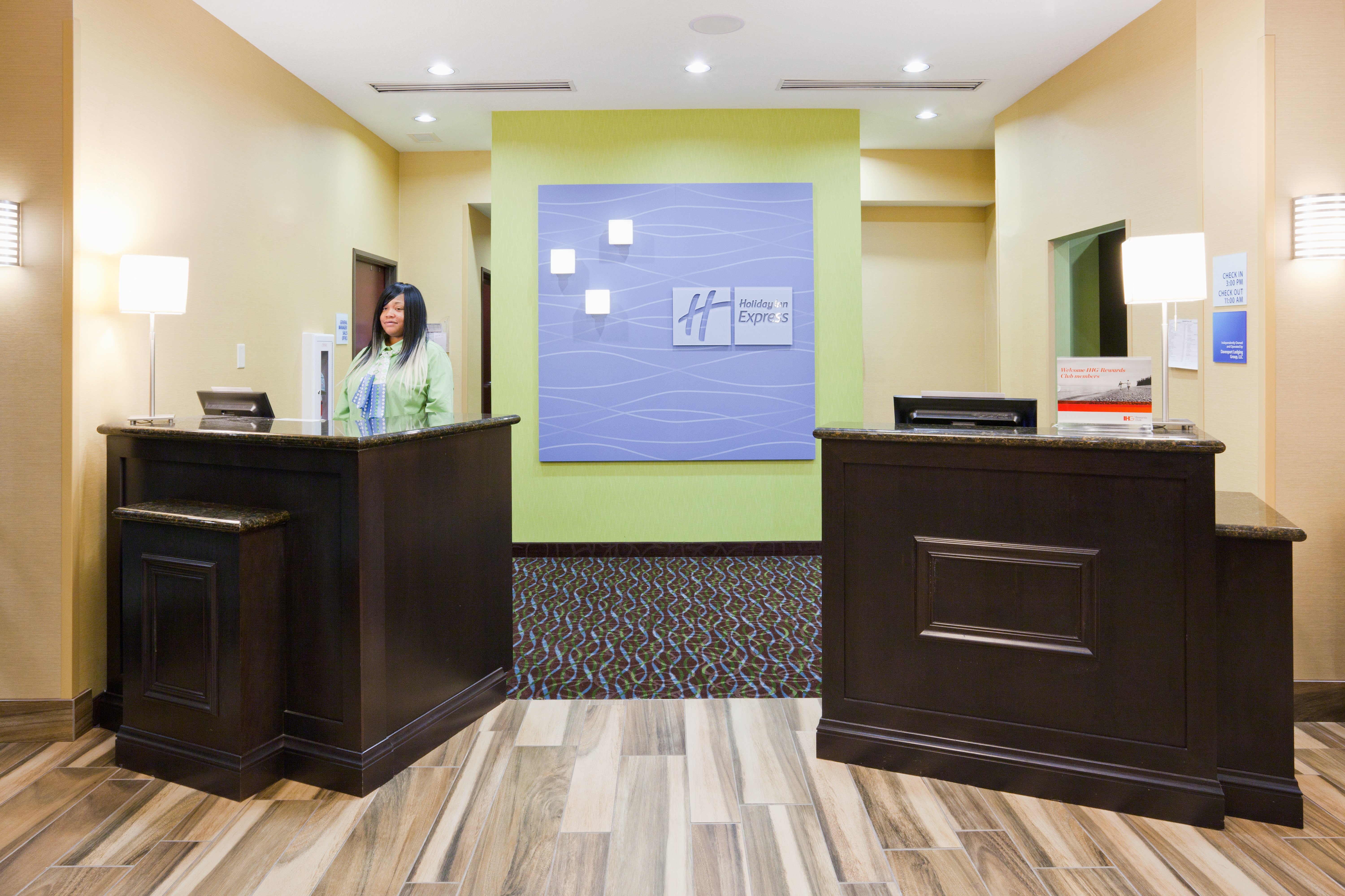 Holiday Inn Express & Suites Davenport, an IHG Hotel 5/26