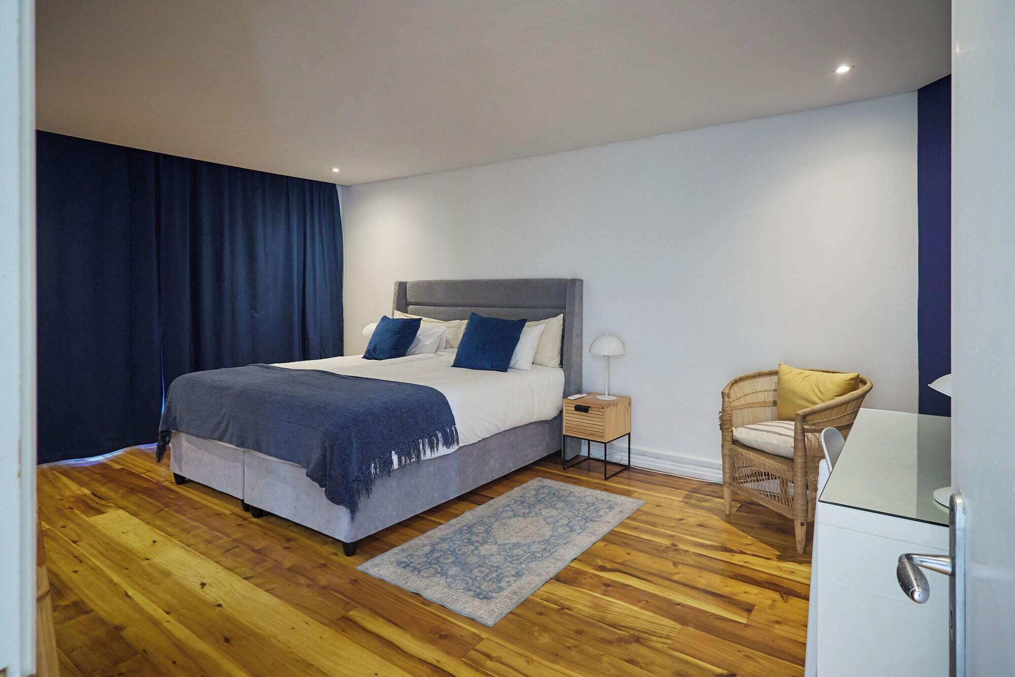 Room, Double or Twin Bed