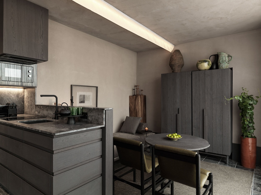 Monastik Living In Athina 5/50
