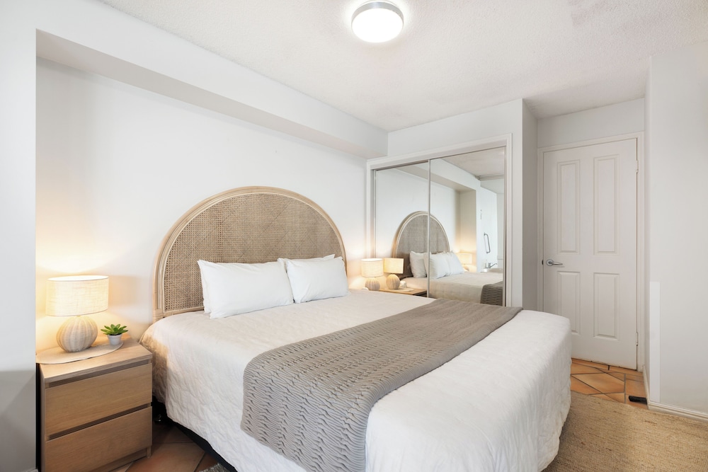 1 Bedroom, Deluxe, Queen Bed, Water Front