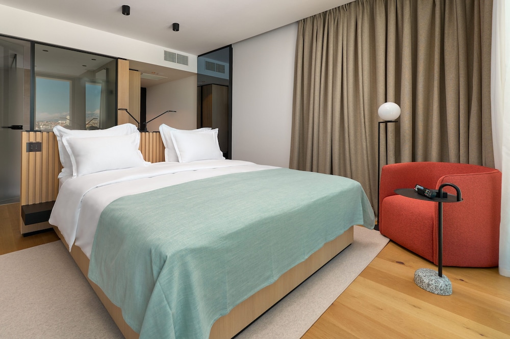 SUPERIOR, DOUBLE BED, SEA VIEW