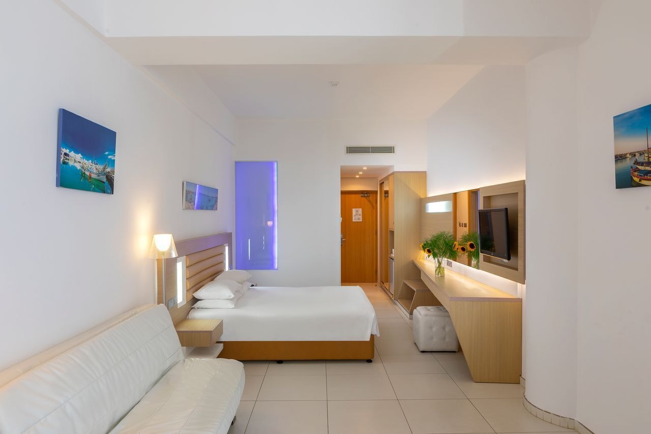 SUPERIOR, DOUBLE OR TWIN BED, SEA VIEW, TERRACE