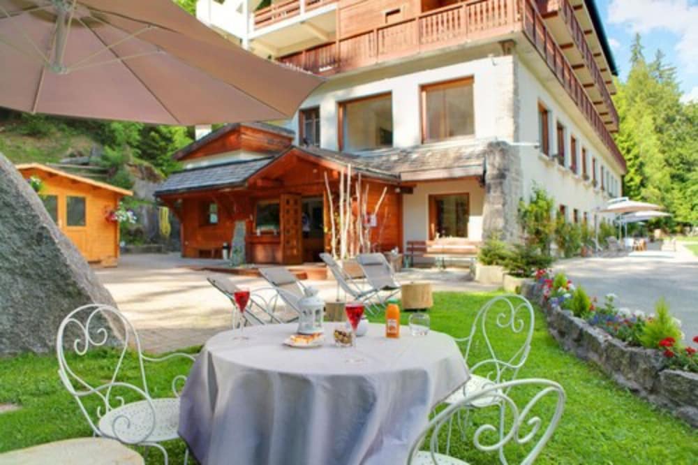 Les Campanules Hotel 64/74